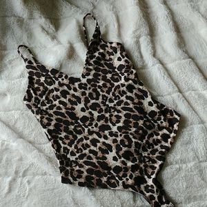 Daisy leopard thong bodysuit Size M